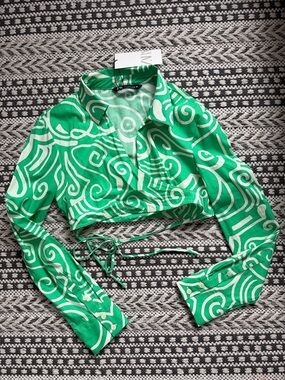 ZARA Green & White Abstract Print Cropped Shirt